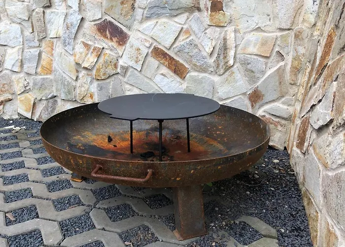 - F - Vyhlidka Nad Rekou شقة Zdiby